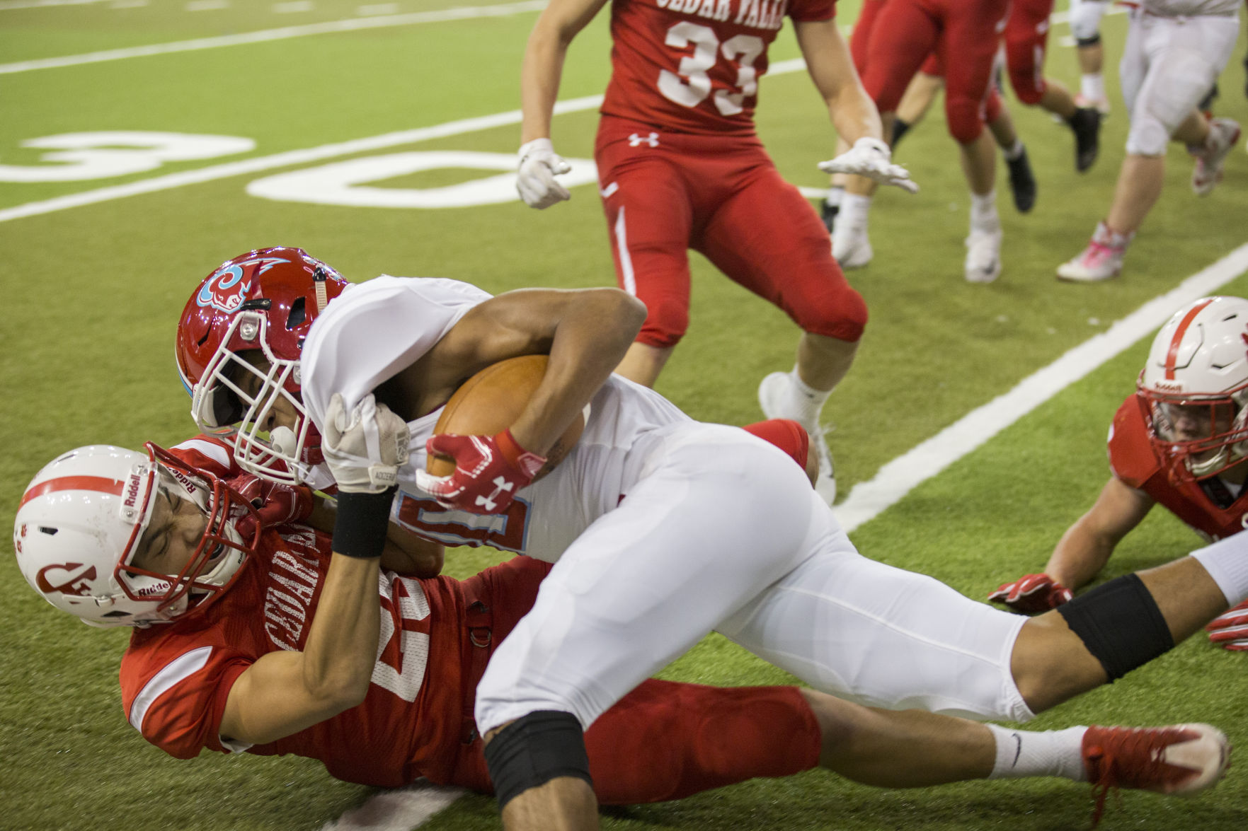 101218kw-cedarfalls-dubuque-football-01